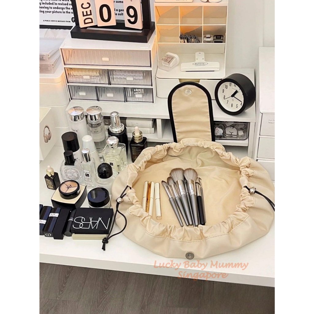 Cosmetic Storage Bag / Beauty Makeup Pouch / Toiletry Bag / Travel Makeup Organiser For Skin Care